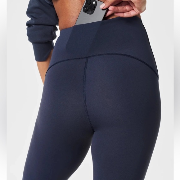 SPANX Booty Boost 7/8 - Picture 2 of 7